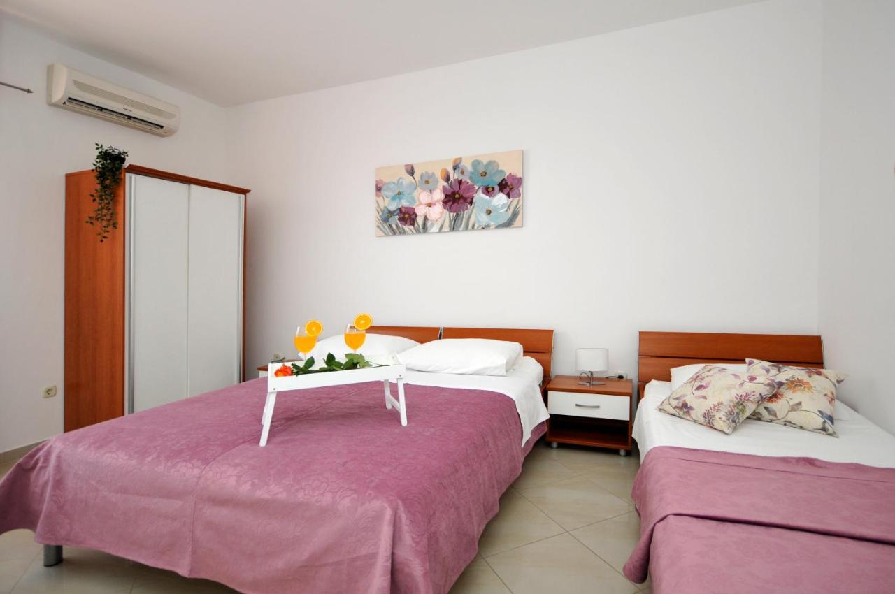 Apartments Roza Trogir Exterior foto