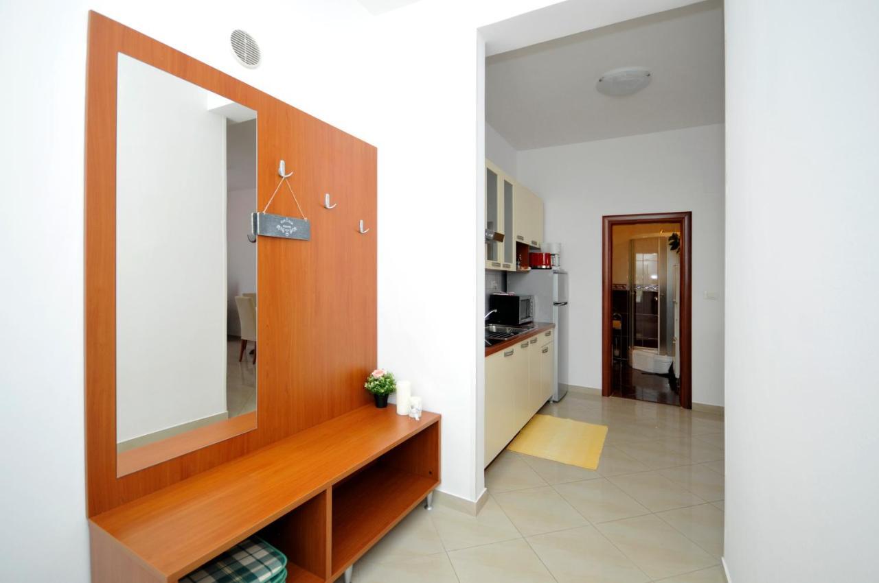 Apartments Roza Trogir Exterior foto