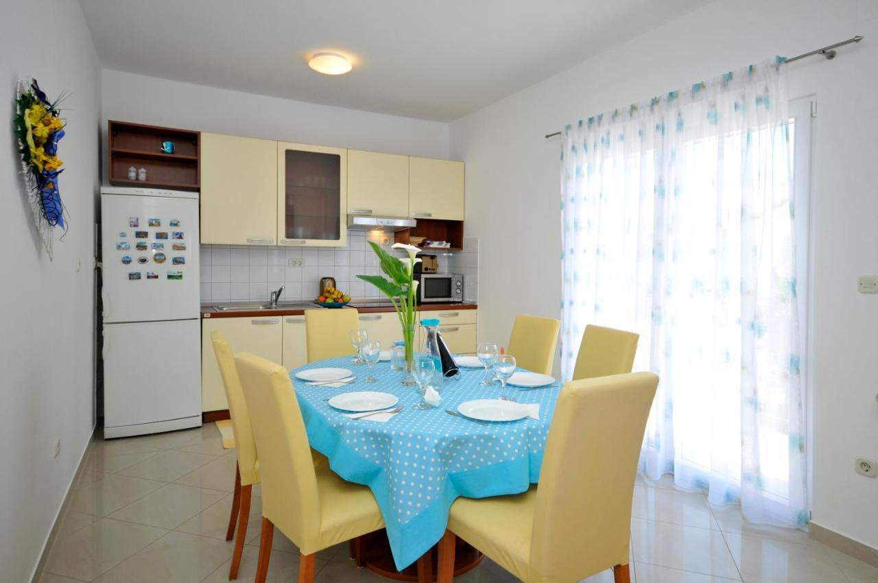 Apartments Roza Trogir Exterior foto